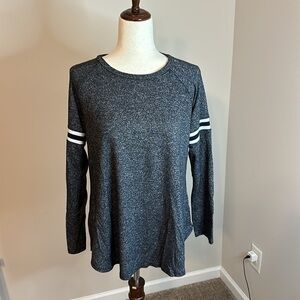 Maurices 24/7 Long Sleeve Tee Size Medium